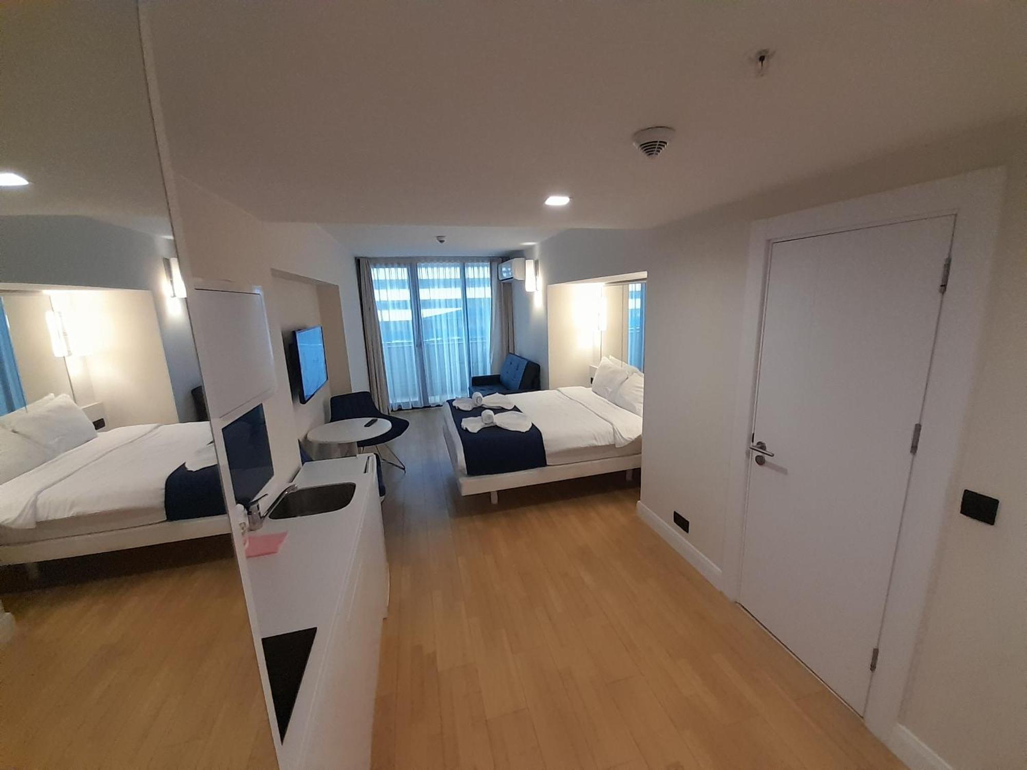 باتومي Smart Aparthotel Orbi City الغرفة الصورة